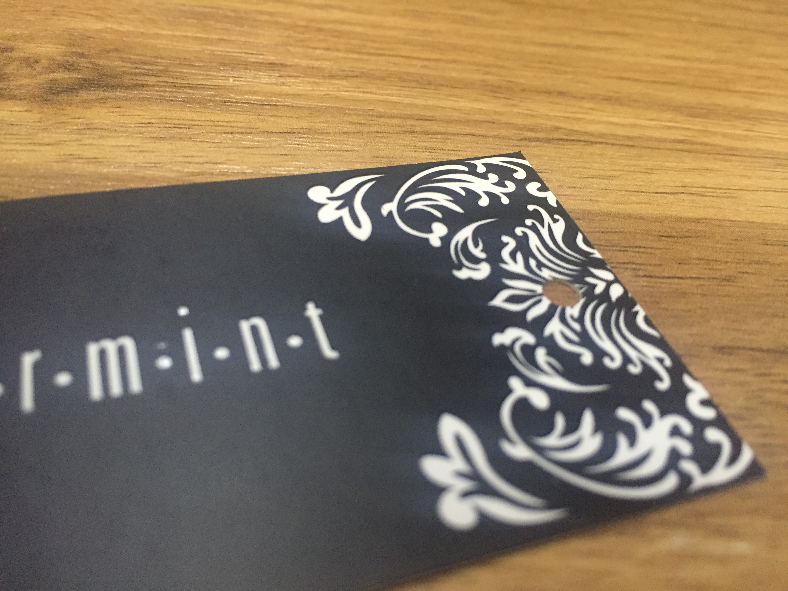 從t恤紙牌工廠回來(lái)的譚師傅，告訴我們他的苦逼經(jīng)歷